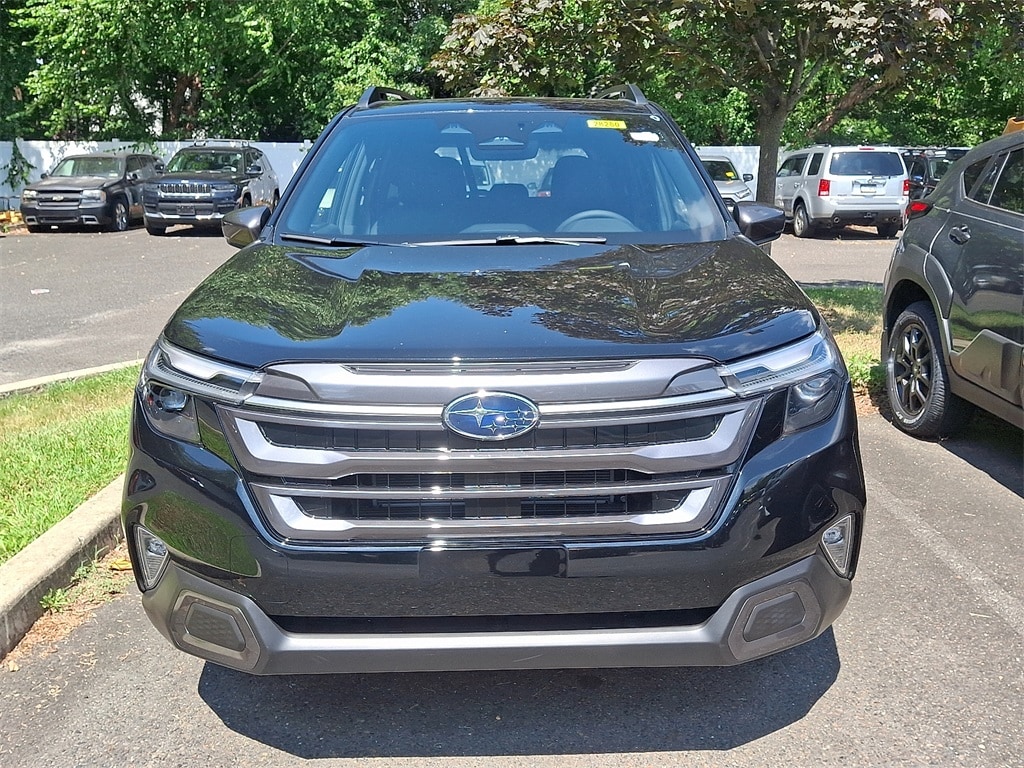 2025 Subaru Forester Limited photo 2