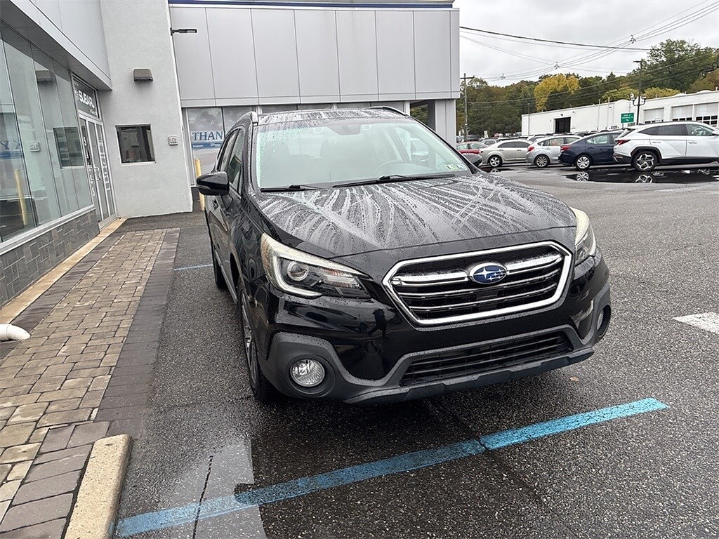 2018 Subaru Outback 3.6R Touring photo 3