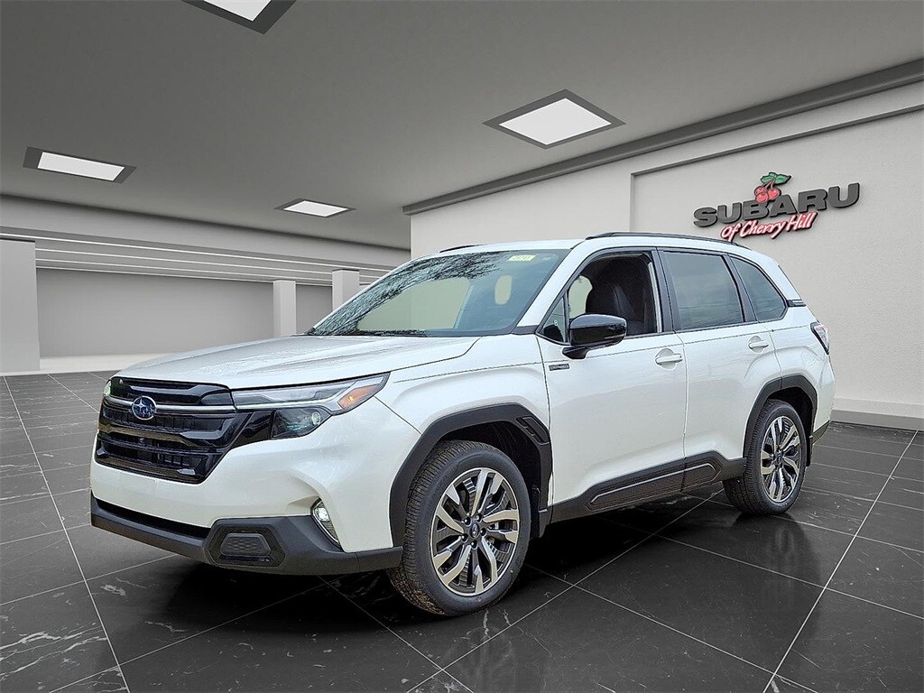 2025 Subaru Forester Touring photo 3