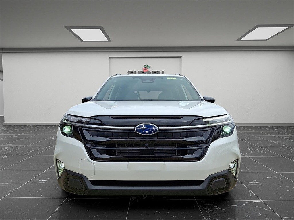 2025 Subaru Forester Touring photo 2