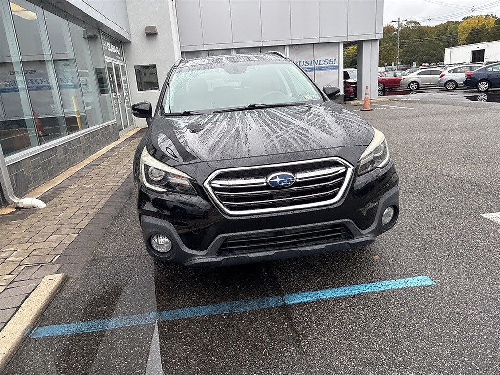 2018 Subaru Outback 3.6R Touring photo 4