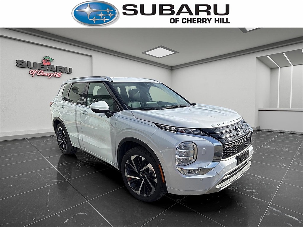 2024 Mitsubishi Outlander SEL's photo