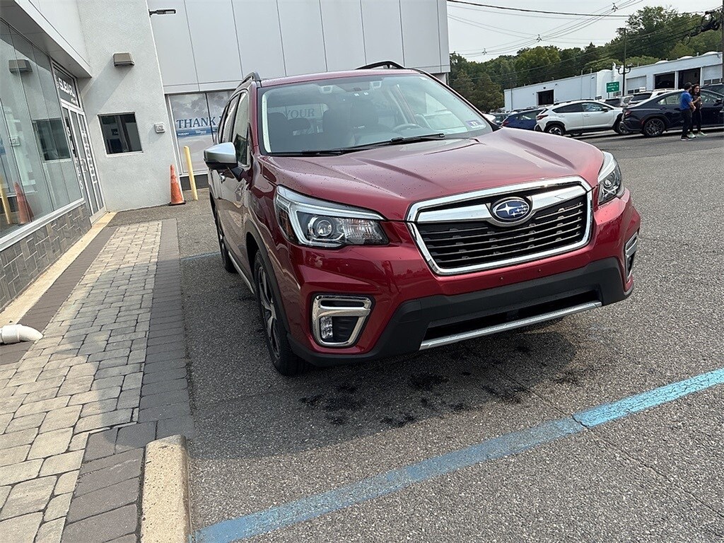 2019 Subaru Forester Touring photo 3