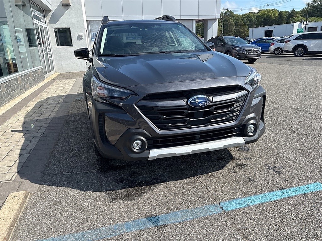2023 Subaru Outback Limited XT photo 3