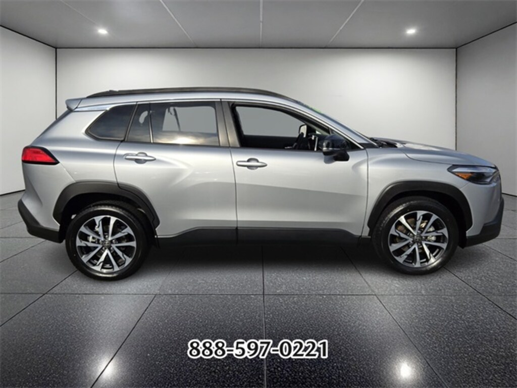Used 2025 Toyota Corolla Cross XLE SUV