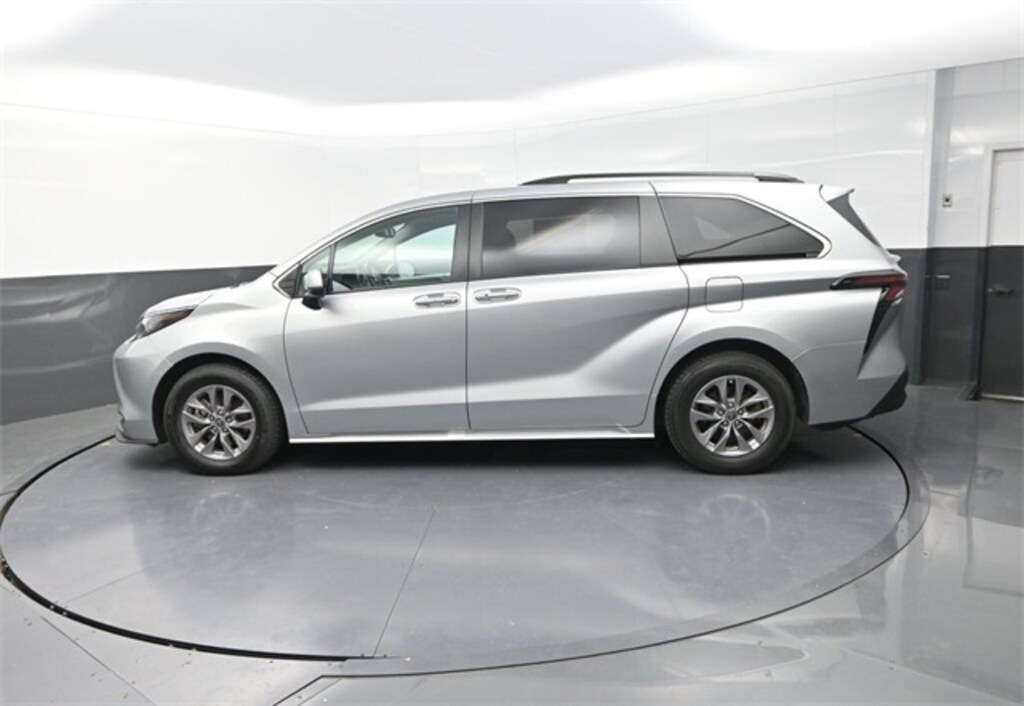 Used 2023 Toyota Sienna XLE Van Passenger Van