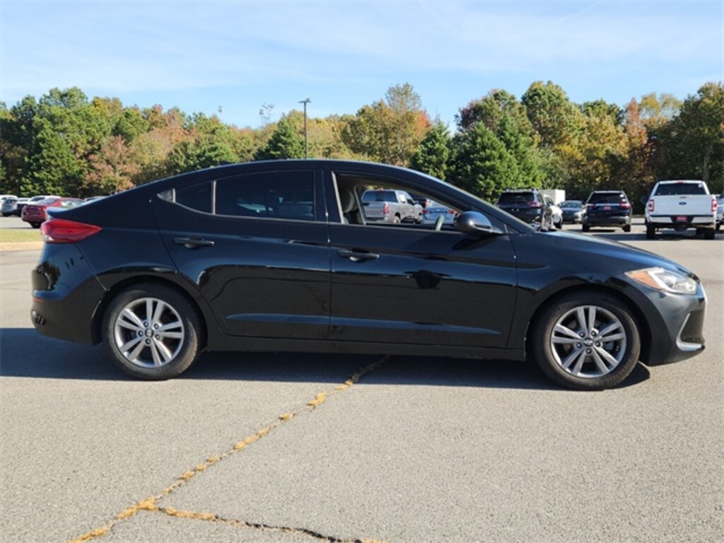 Used 2017 Hyundai Elantra SE Sedan
