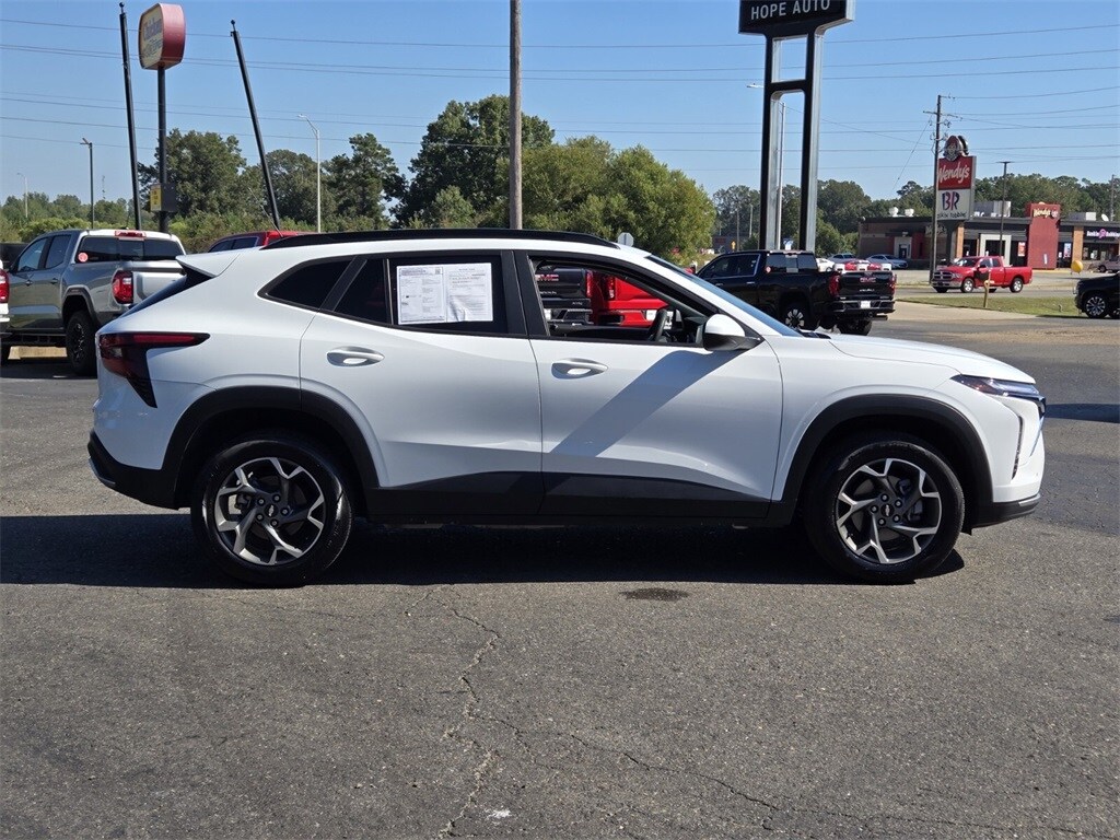 Used 2024 Chevrolet Trax LT SUV