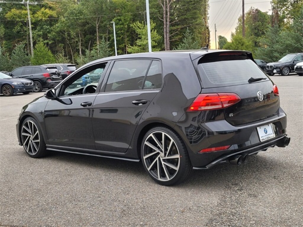 Used 2018 Volkswagen Golf R 2.0T w/DCC & Navigation Hatchback