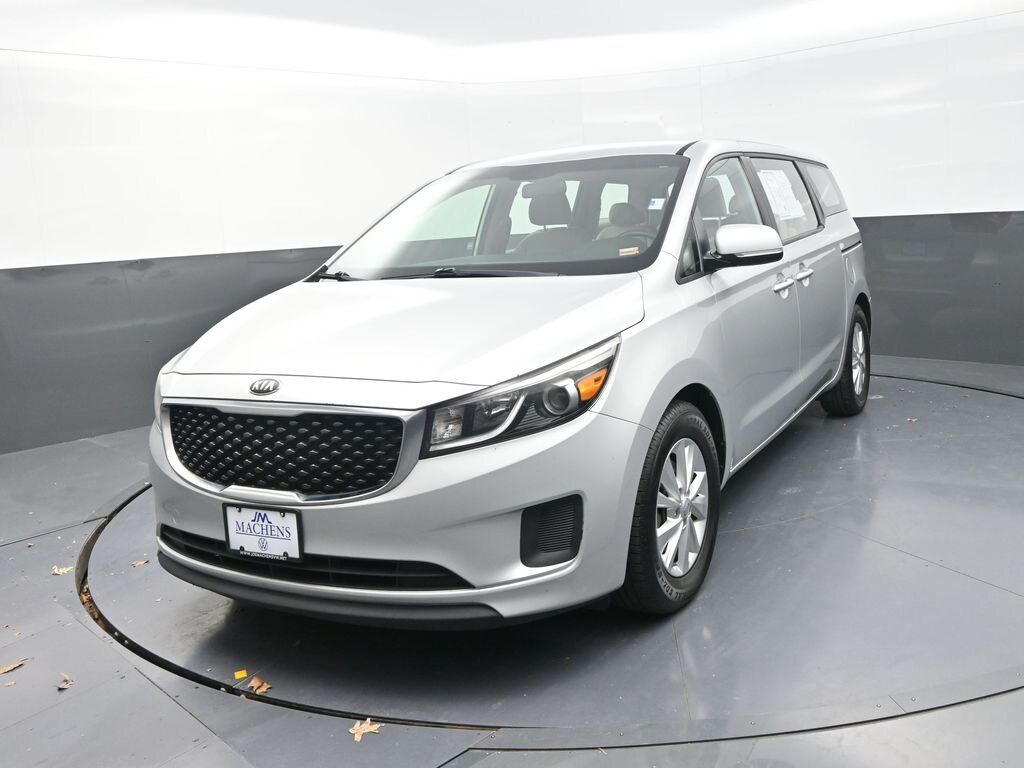 Used 2018 Kia Sedona L Van Passenger Van