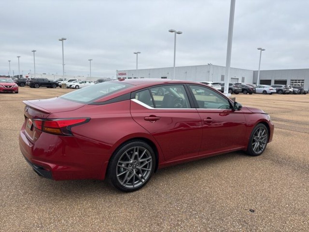 Certified 2024 Nissan Altima 2.0 SR Sedan