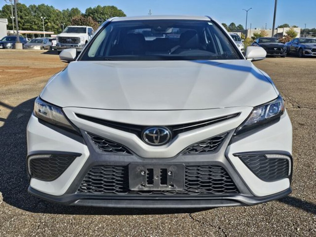 Used 2022 Toyota Camry SE Sedan