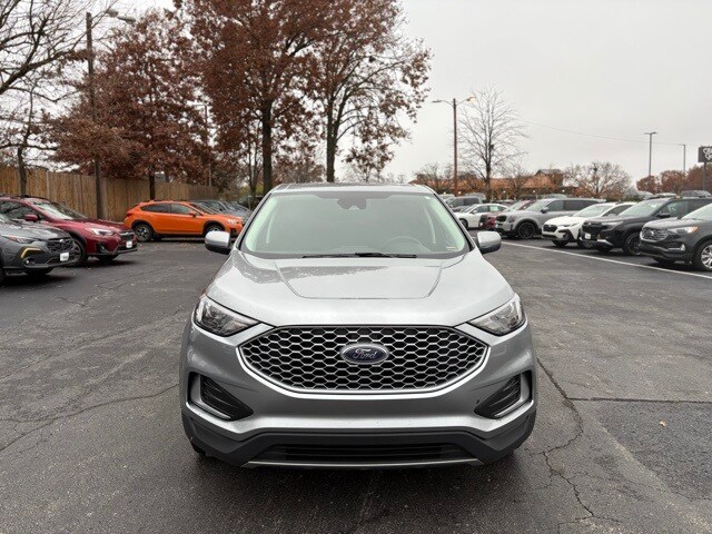 2024 Ford Edge SEL photo 2