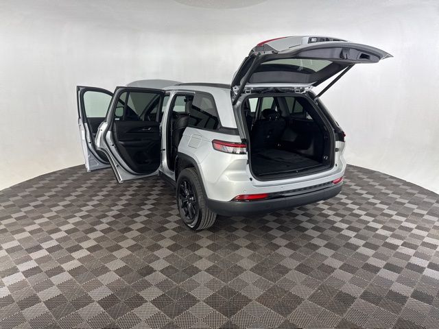 2025 Jeep Grand Cherokee Altitude - Photo 21