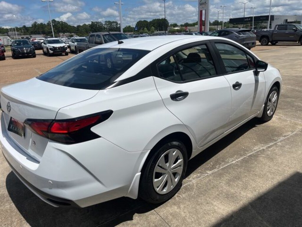 Used 2025 Nissan Versa 1.6 S Sedan