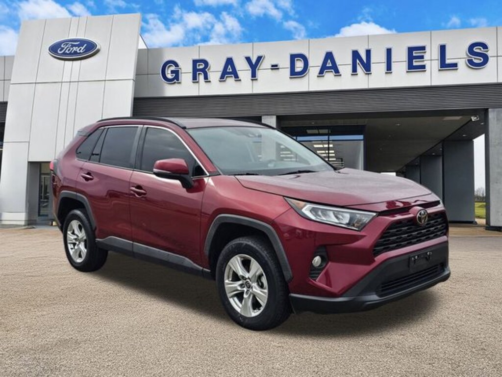 Used 2021 Toyota RAV4 XLE SUV