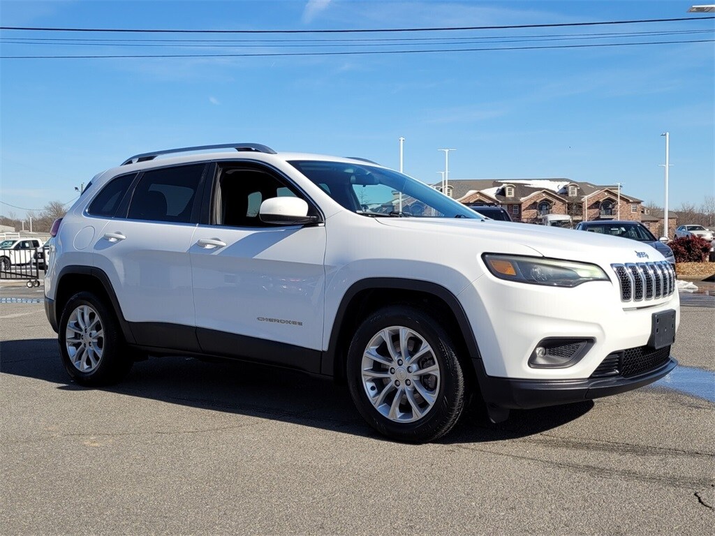 Used 2019 Jeep Cherokee Latitude FWD SUV