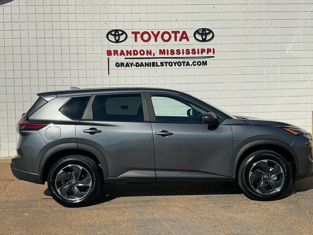 Used 2024 Nissan Rogue SV SUV