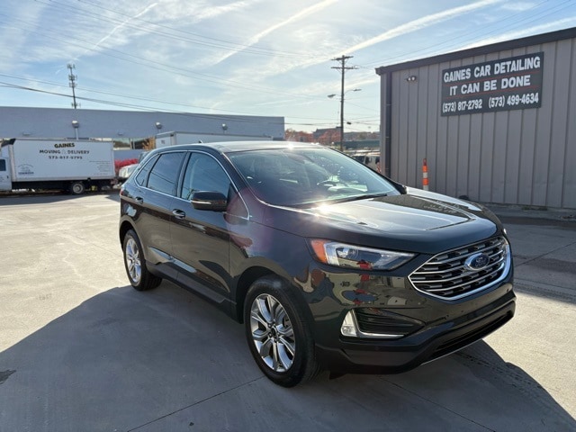 2024 Ford Edge Titanium's photo