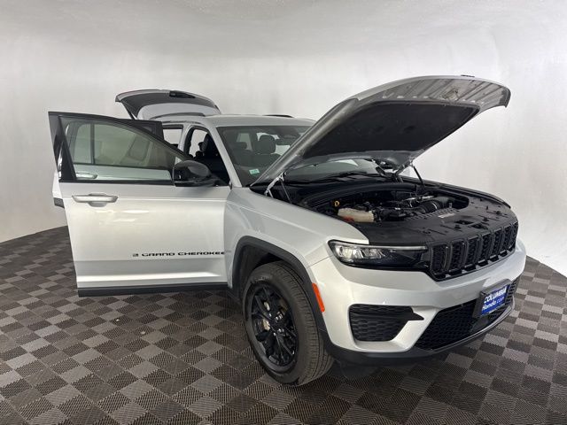 2025 Jeep Grand Cherokee Altitude - Photo 16