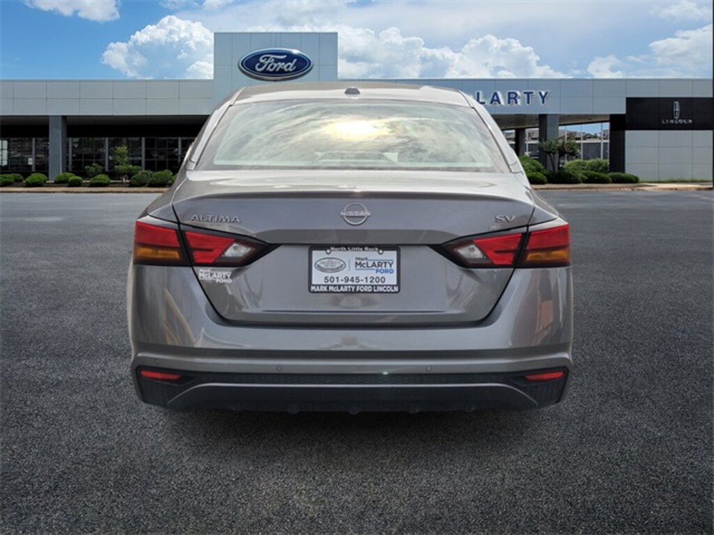 Used 2024 Nissan Altima 2.5 SV Sedan