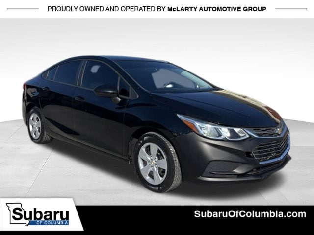 Used 2018 Chevrolet Cruze LS with VIN 1G1BC5SM5J7219602 for sale in Columbia, MO
