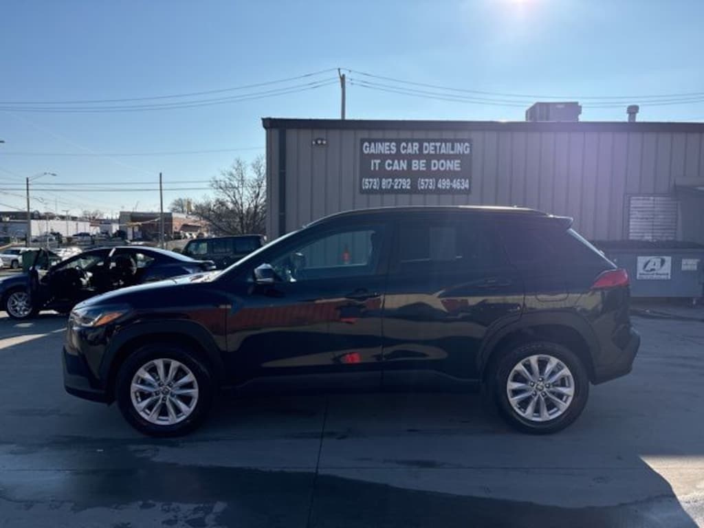 Used 2022 Toyota Corolla Cross LE SUV