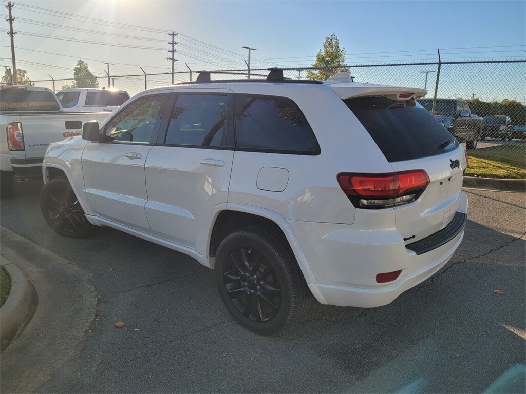Used 2019 Jeep Grand Cherokee Laredo SUV