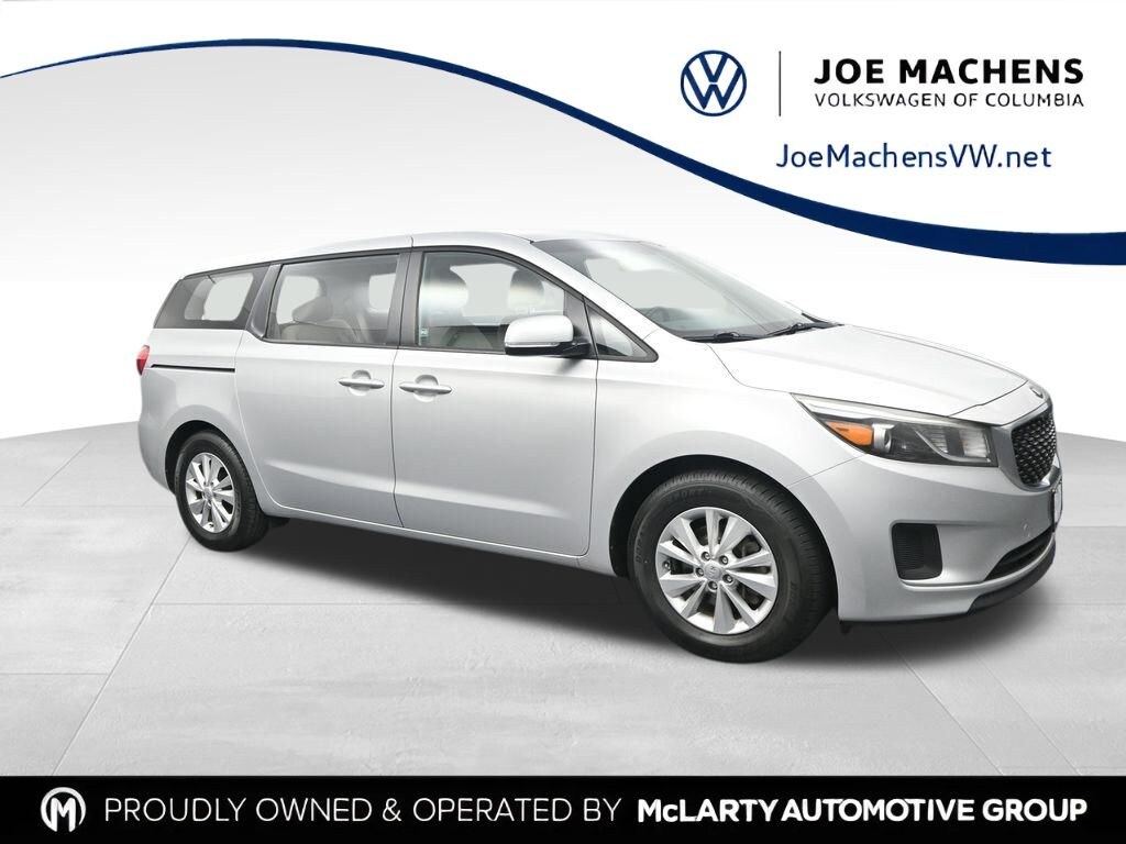Used 2018 Kia Sedona L Van Passenger Van