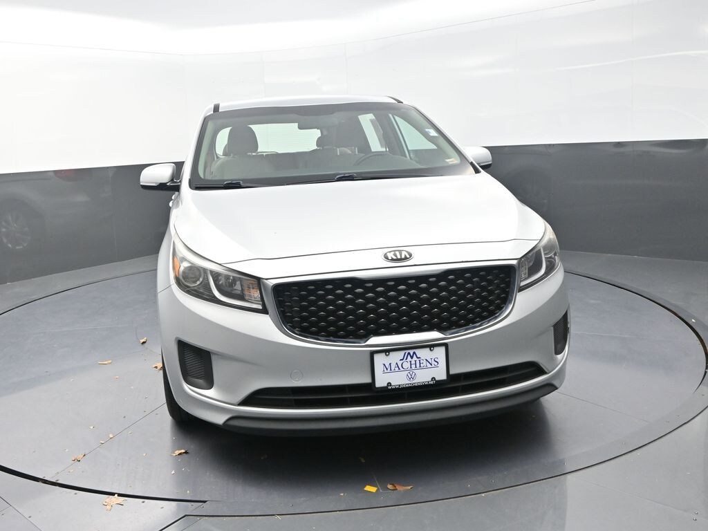 Used 2018 Kia Sedona L Van Passenger Van