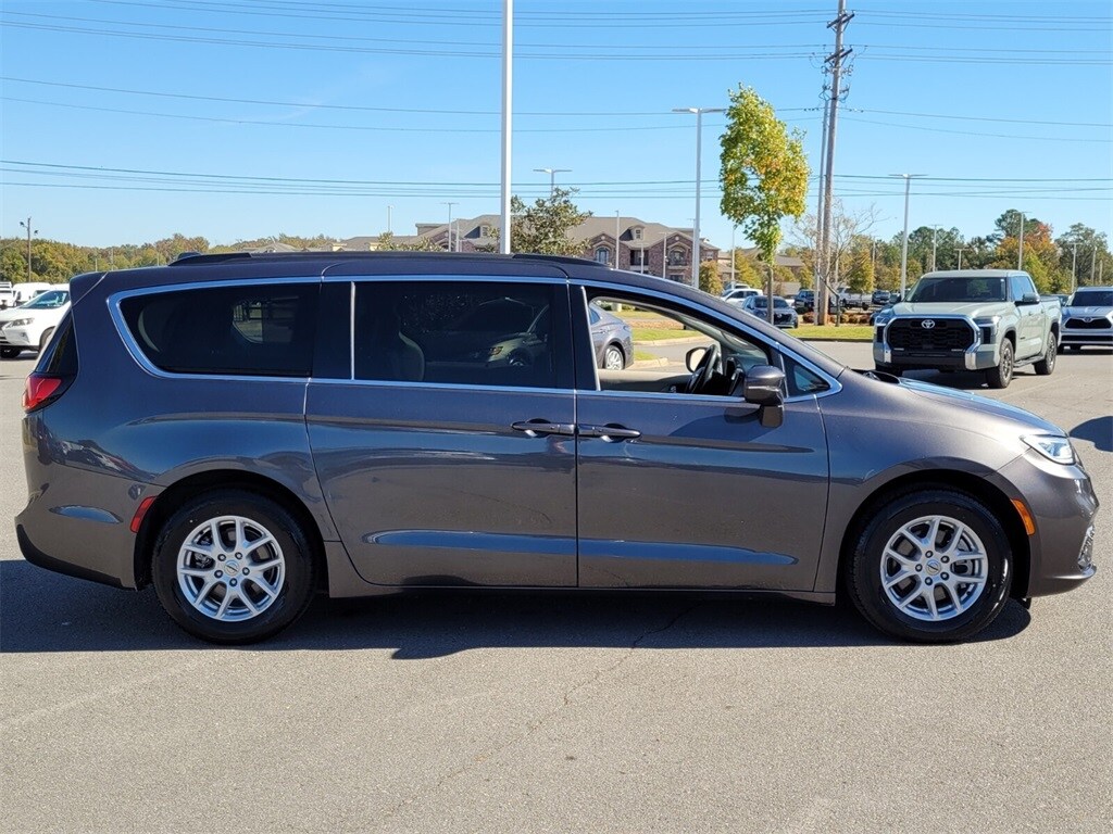 Used 2022 Chrysler Pacifica Touring L Van Passenger Van