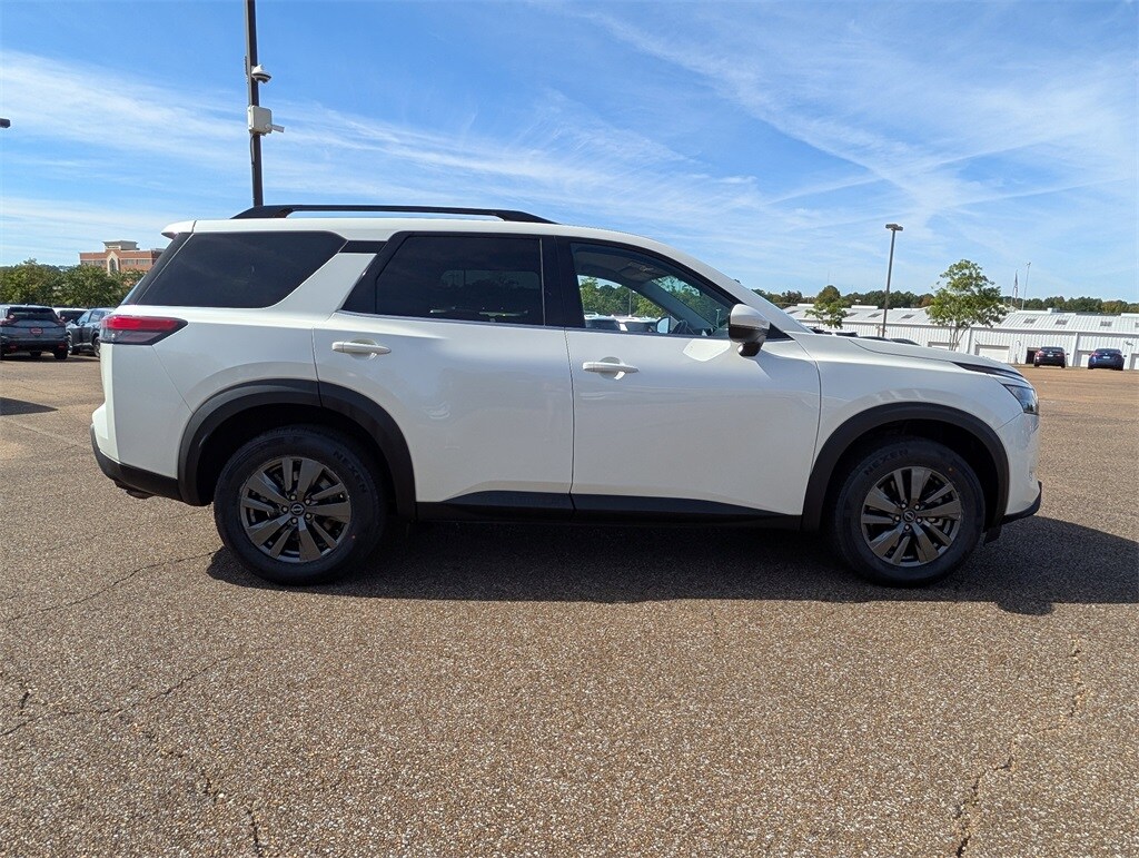 Used 2024 Nissan Pathfinder SV SUV