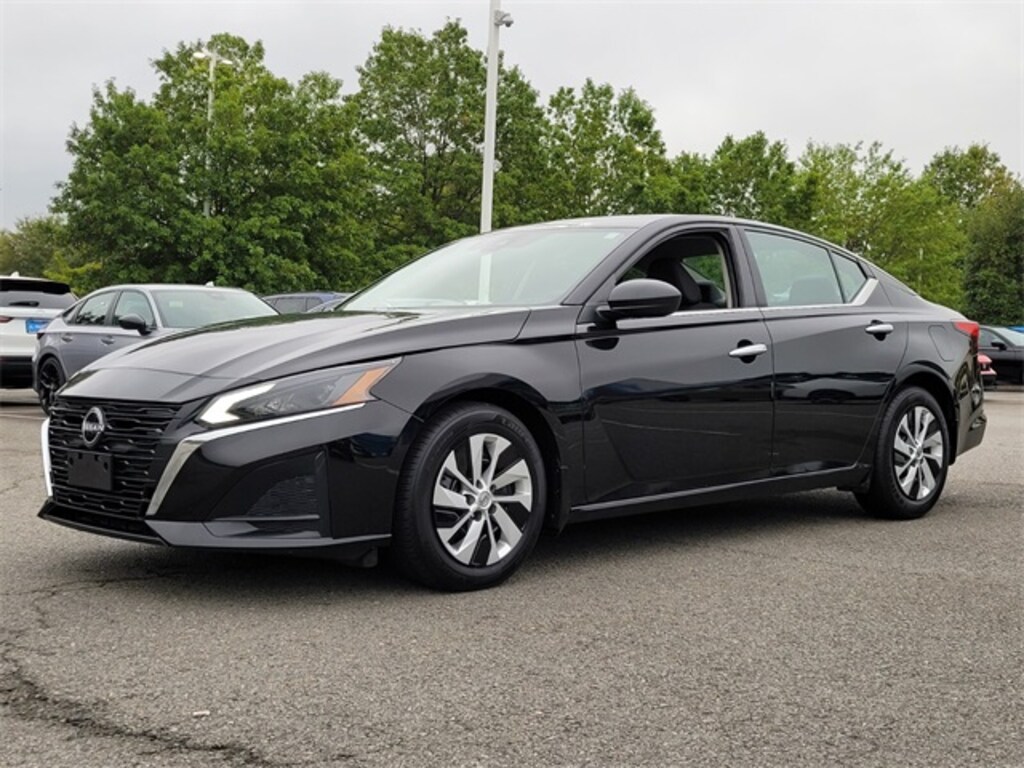Used 2024 Nissan Altima 2.5 S Sedan