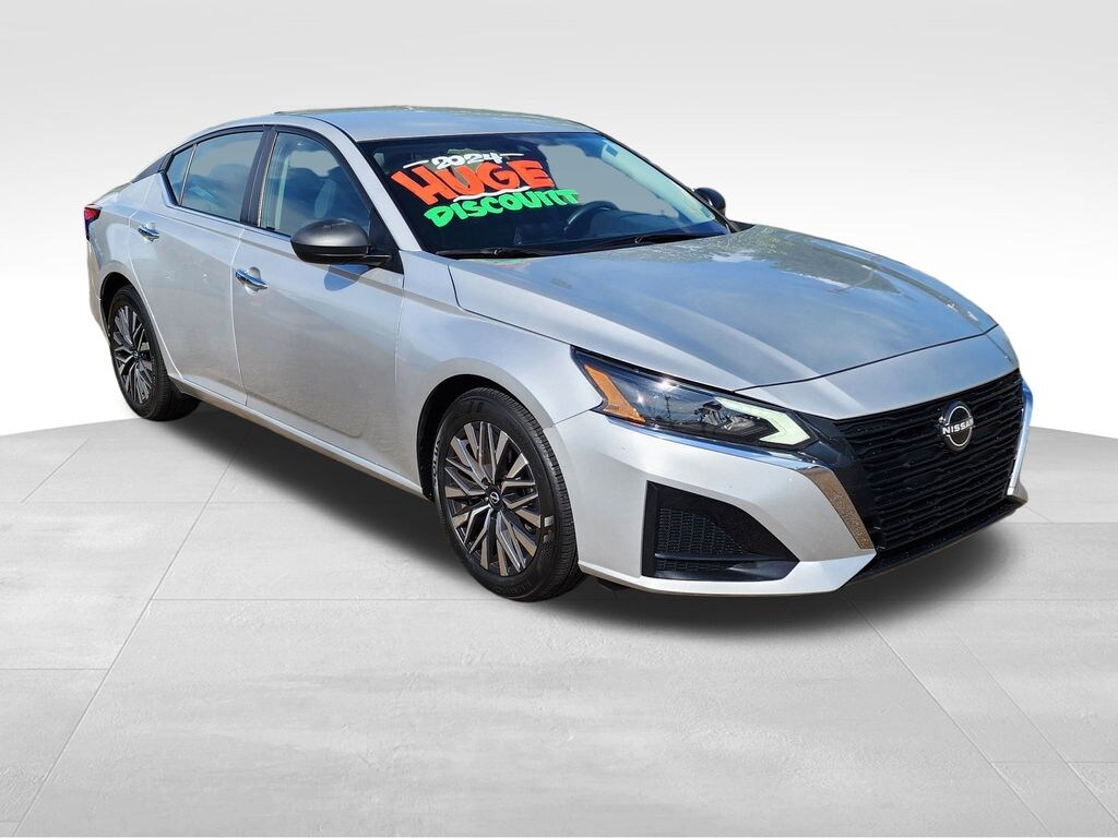 Used 2024 Nissan Altima 2.5 SV Sedan