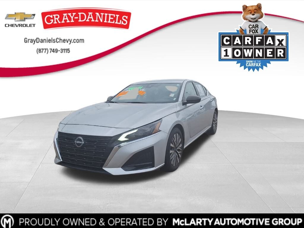 Used 2024 Nissan Altima 2.5 SV Sedan