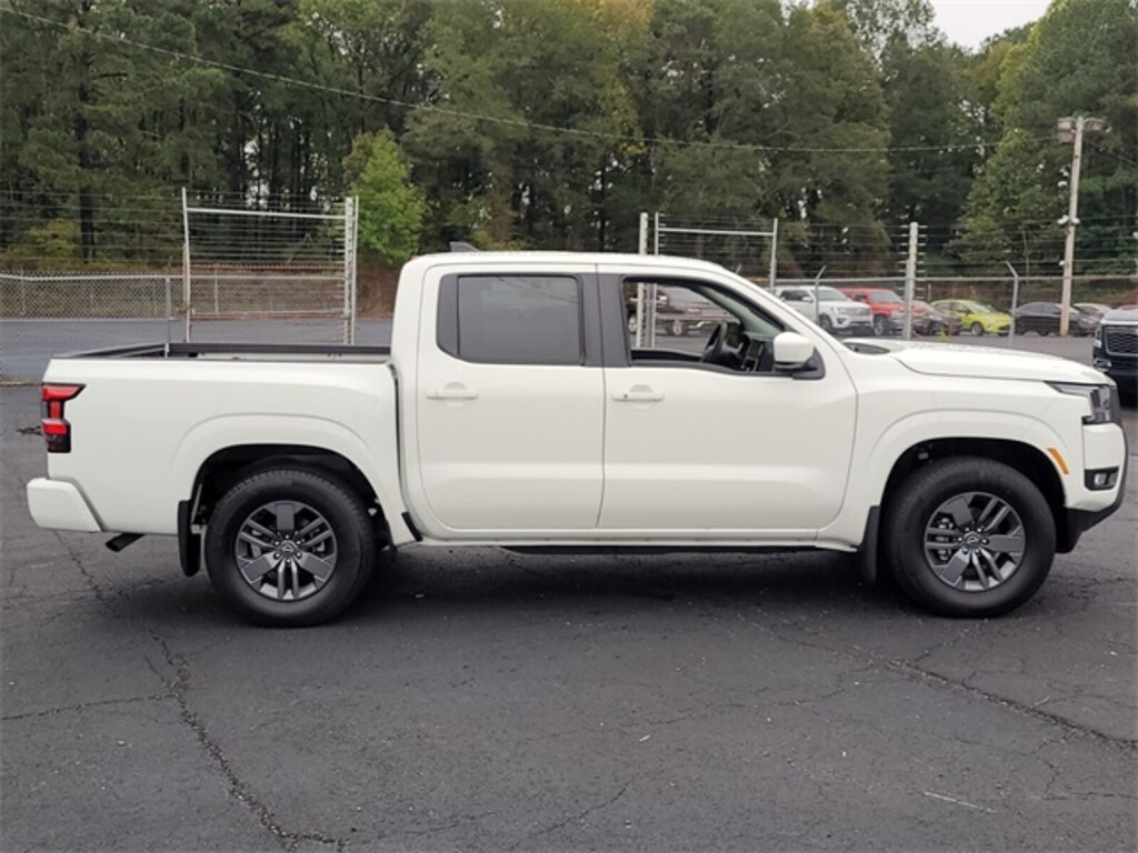 Used 2025 Nissan Frontier SV Truck Crew Cab