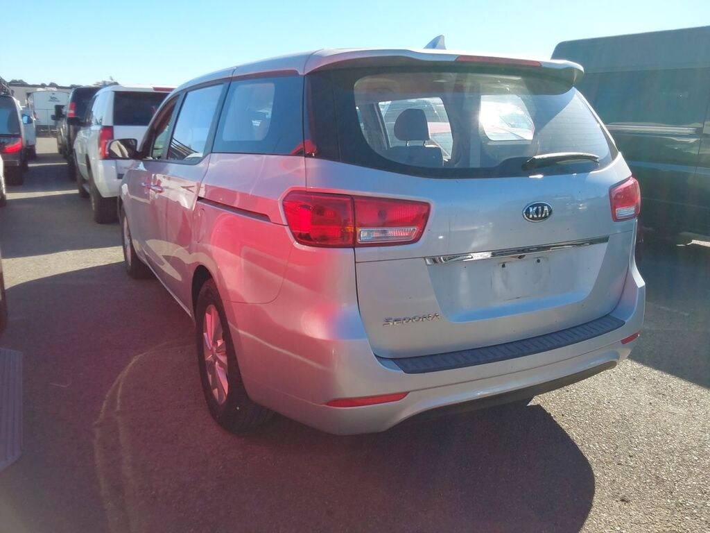Used 2018 Kia Sedona L Van Passenger Van