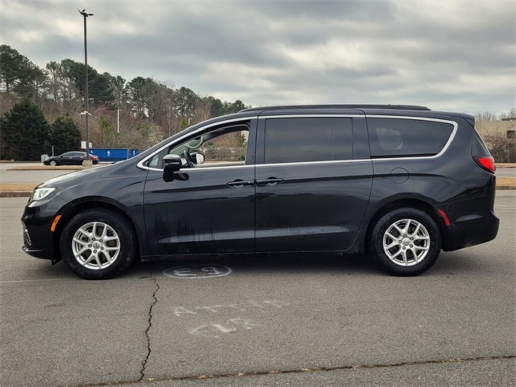 Used 2022 Chrysler Pacifica Touring L Van Passenger Van