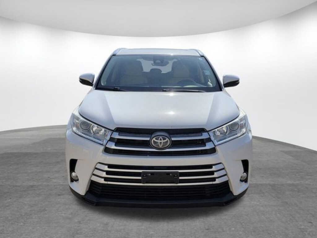 Used 2017 Toyota Highlander XLE V6 SUV