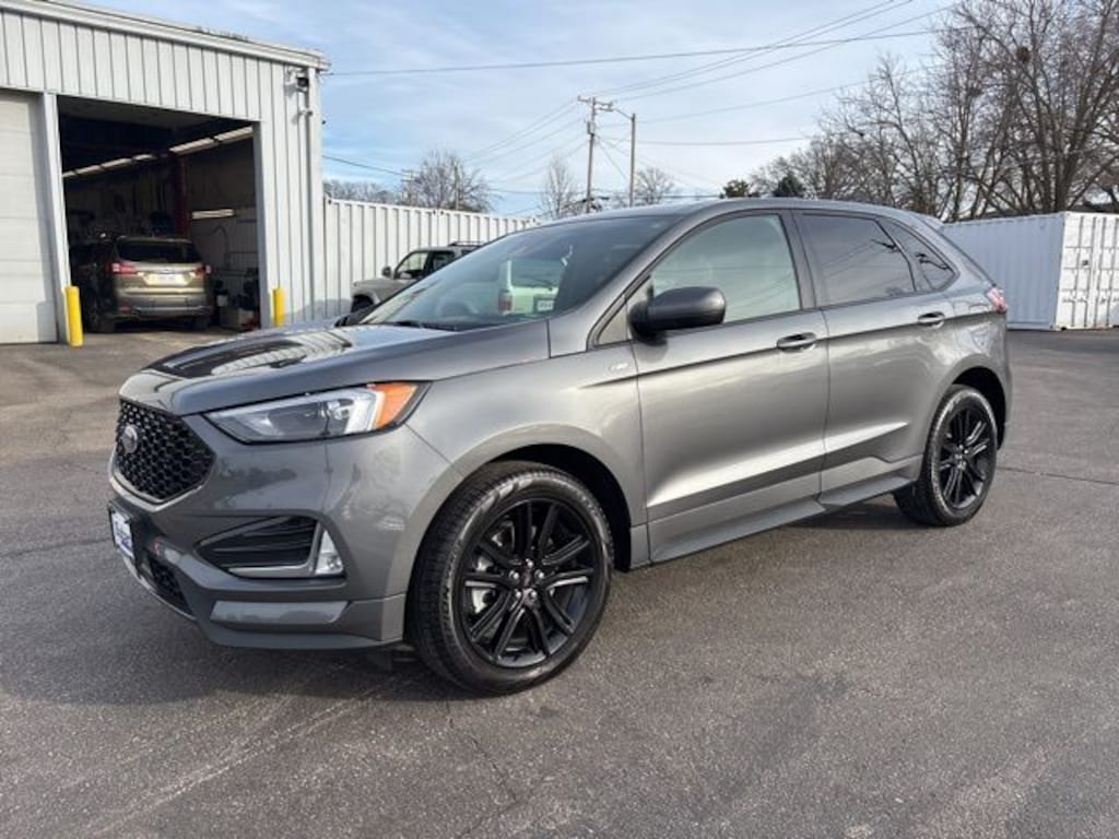 Used 2024 Ford Edge SUV