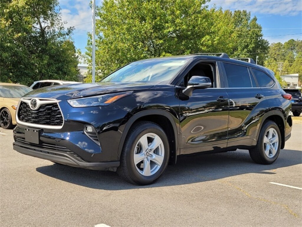 Used 2023 Toyota Highlander L SUV