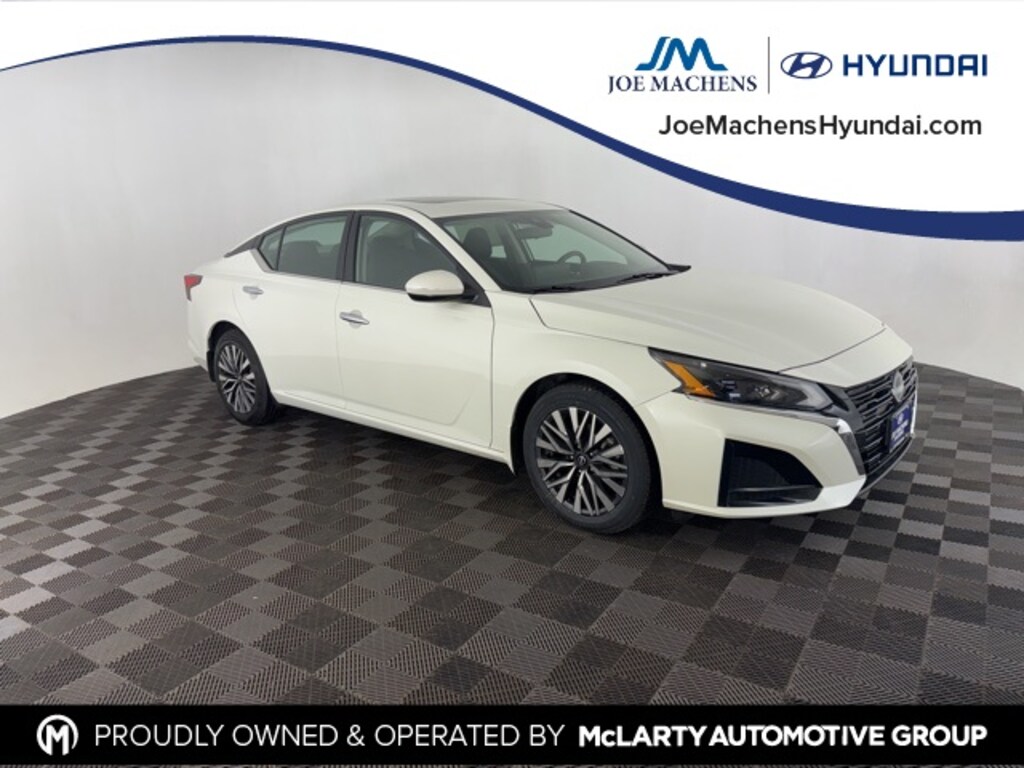 Used 2023 Nissan Altima 2.5 SV Sedan