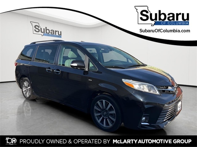 2018 Toyota Sienna Limited's photo