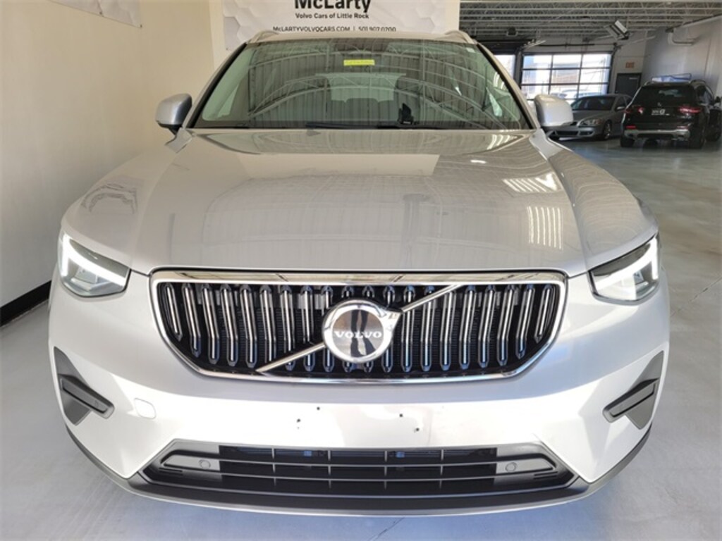 Used 2025 Volvo XC40 B5 Core Bright Theme SUV