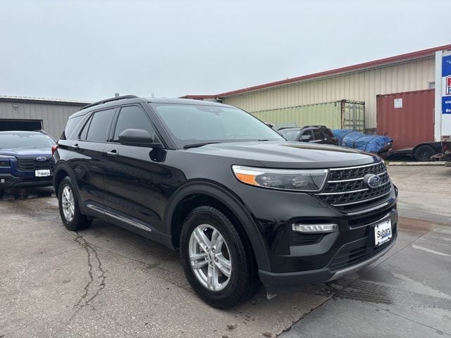 2023 Ford Explorer XLT 4WD's photo