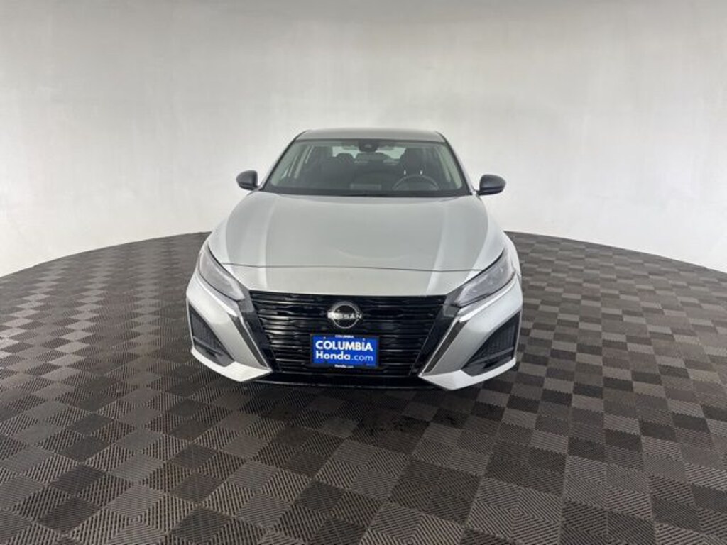 Used 2024 Nissan Altima 2.5 SV Sedan