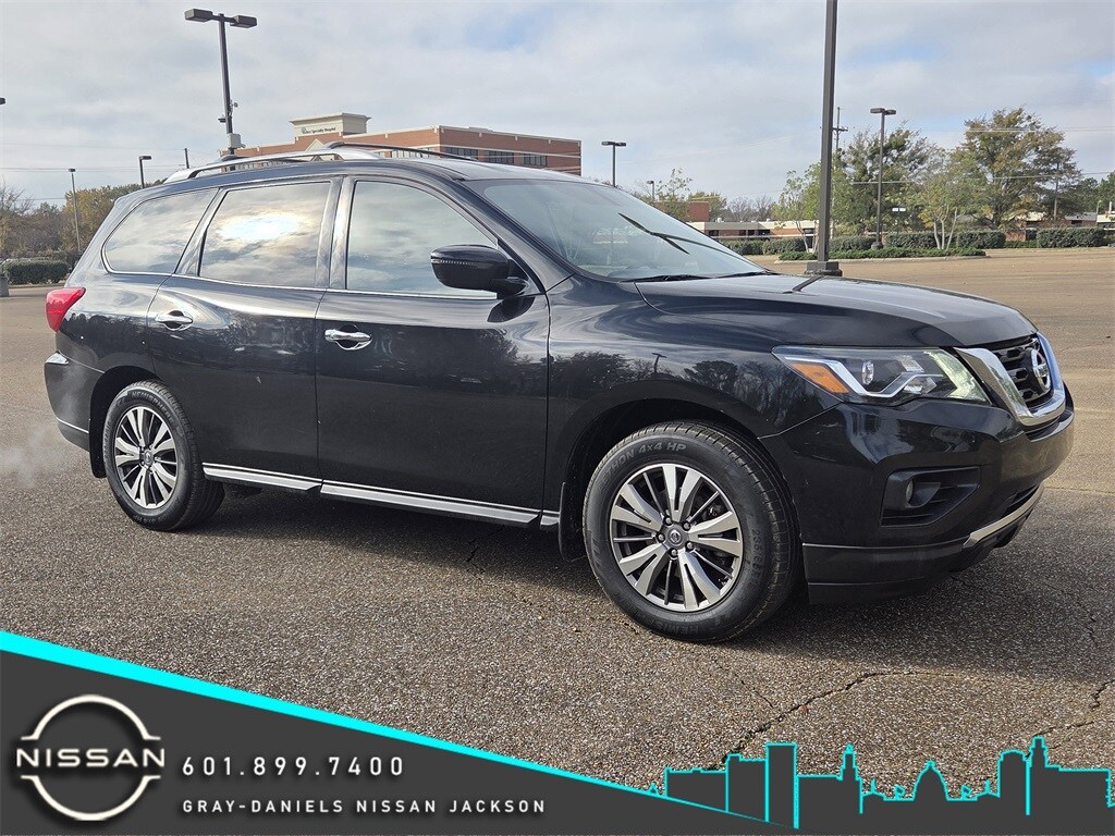 Used 2020 Nissan Pathfinder SV SUV