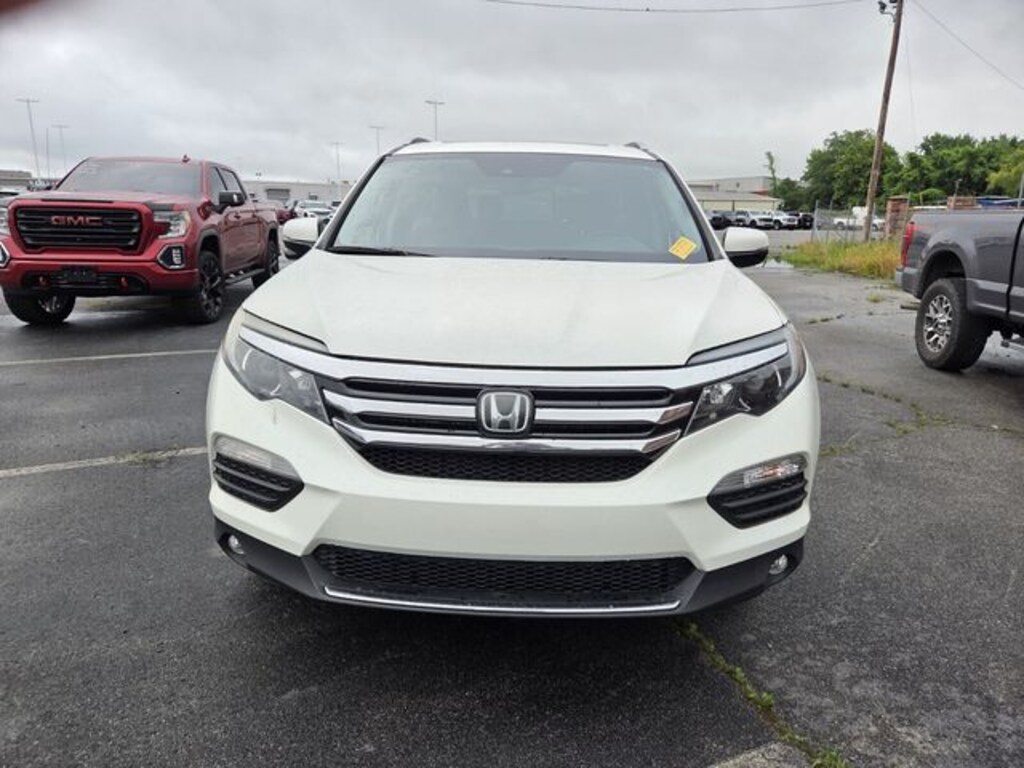 Used 2017 Honda Pilot Touring FWD SUV