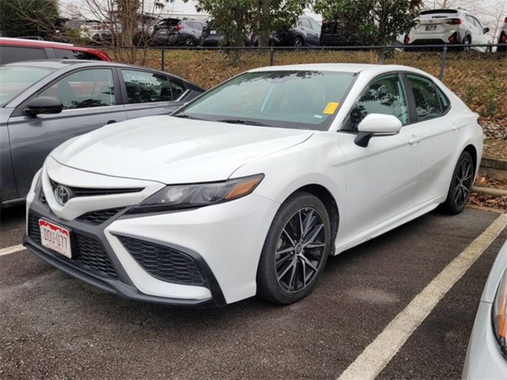 Used 2024 Toyota Camry SE Sedan