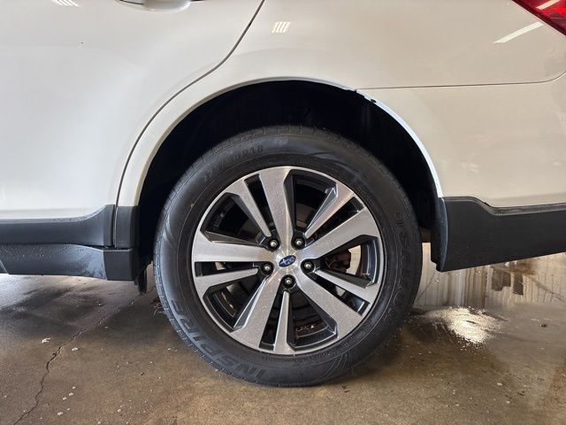 2018 Subaru Outback Limited - Photo 9